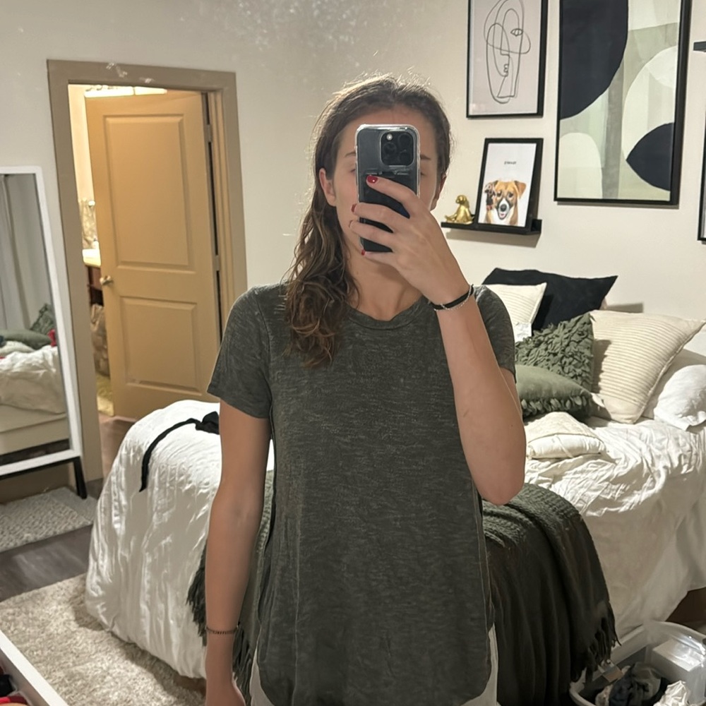 Green long t-shirt L